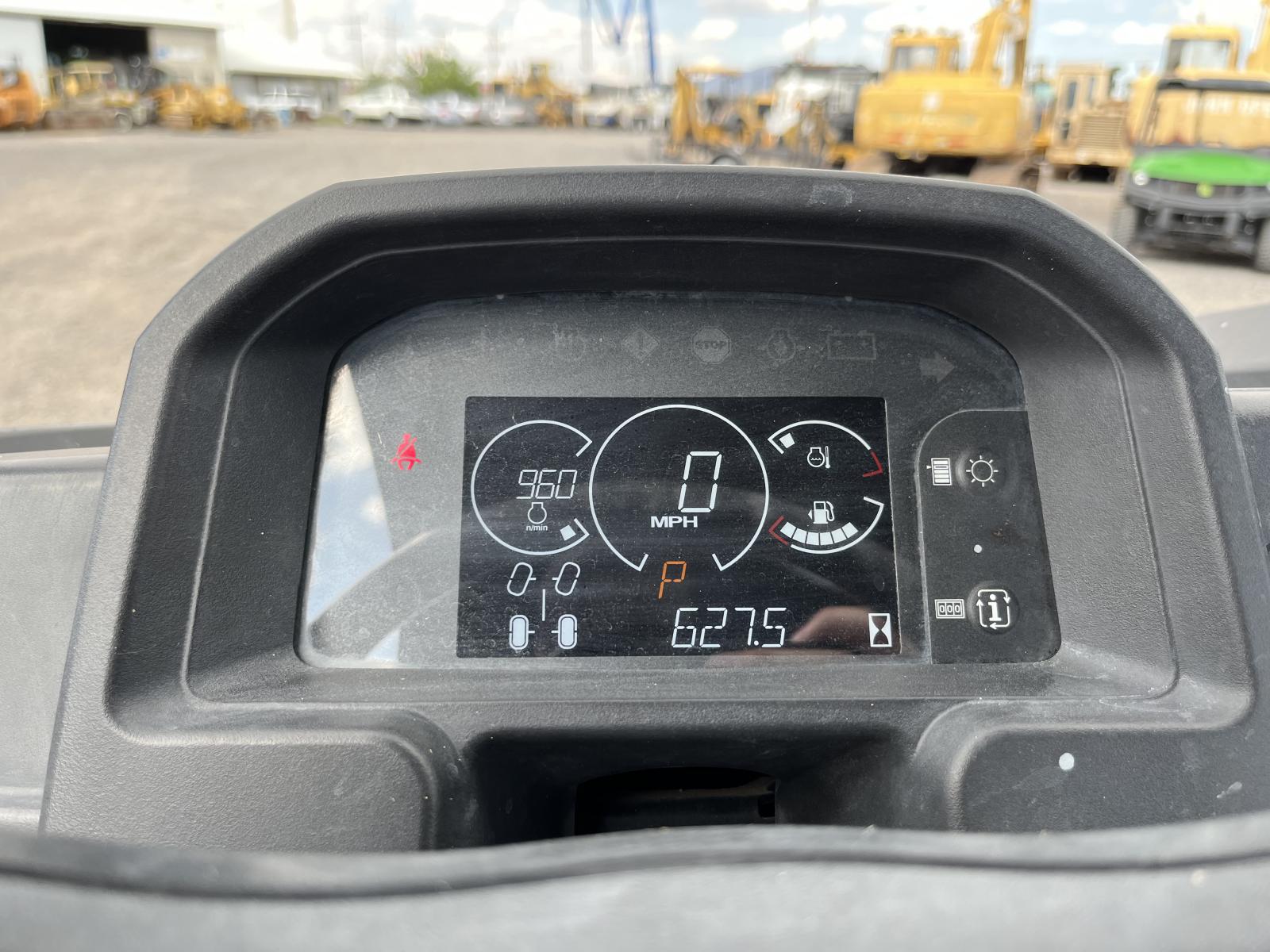 ./imagenes/INVOICE/2019/18260/JOHN DEERE XUV835E (8).JPG